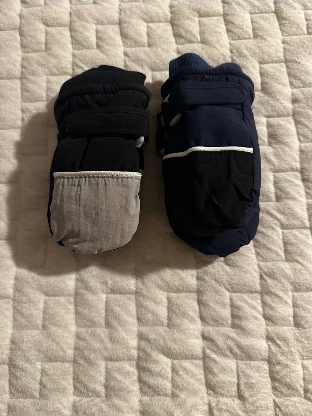 ENBAOHUI Kids Waterproof Winter Snow Mittens Size Medium Navy Black New